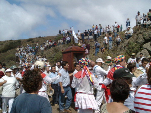 Danzarines en Bajada de la Virgen